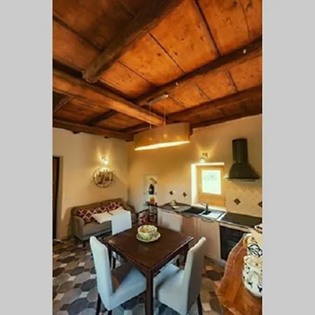 וילה Torre Medievale Il Castellaccio *