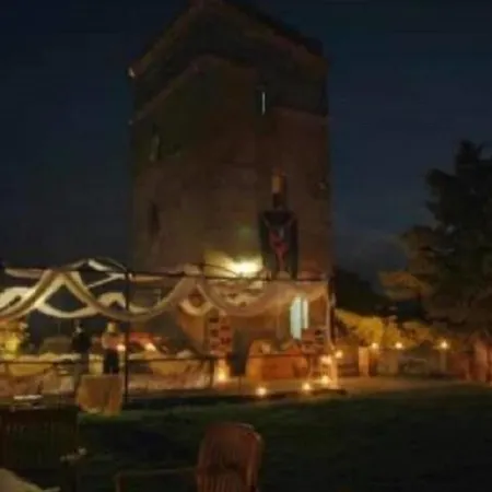וילה Torre Medievale Il Castellaccio *